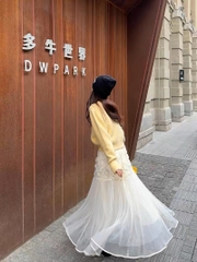 Chân váy nhúm hoa trắng