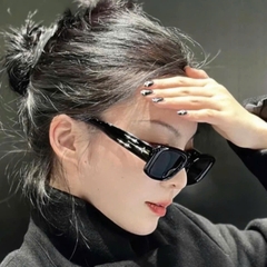 Kính Mát Gentle Monster Bold Antena 01 Màu Đen