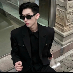 Kính Mát Gentle Monster Bold Antena 01 Màu Đen