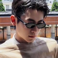 Kính Mát Gentle Monster Bold Bandoneon.S 01 Màu Đen