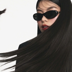 Kính Mát Gentle Monster Bratz Lolang 01 Màu Đen