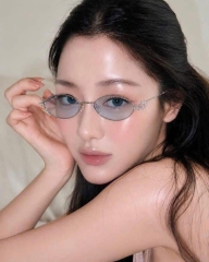 Kính Mát Gentle Monster Jewelry Carat 02 GR Màu Xanh