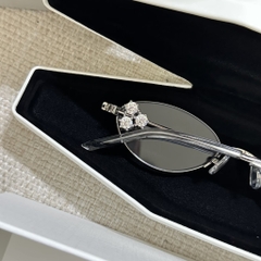 Kính Mát Gentle Monster Jewelry Carat 02 Màu Trắng