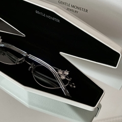 Kính Mát Gentle Monster Jewelry Carat 02 Màu Trắng