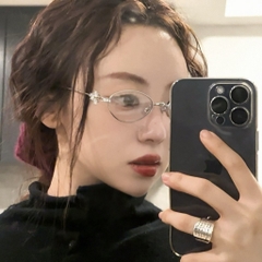 Kính Mát Gentle Monster Jewelry Carat 02 Màu Trắng