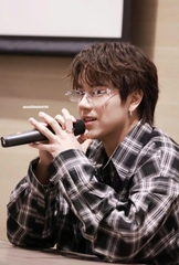 Kính Mát Gentle Monster Jewerly Glitz 02 Màu Trắng