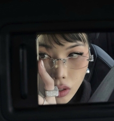 Kính Mát Gentle Monster Jewerly Glitz 02 Màu Trắng