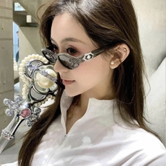 Kính Mát Gentle Monster Jewerly Ruvy Van 01 Màu Đen