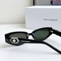 Kính Mát Gentle Monster Jewerly Ruvy Van 01 Màu Đen