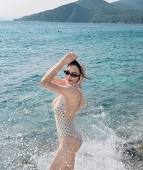 Kính Mát Gentle Monster Monica 01 Màu Đen