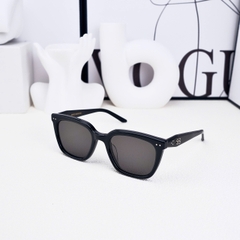 Kính Mát Gentle Monster Nubo 01 Màu Đen