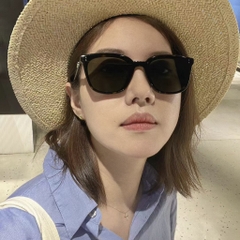Kính Mát Gentle Monster Queen 01 Màu Đen