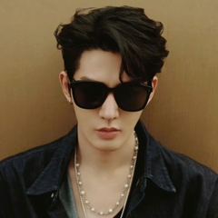Kính Mát Gentle Monster Rosy.S 01 Màu Đen