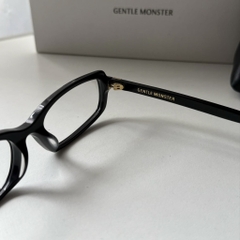 Kính Mát Gentle Monster Slyk 01 Đổi Màu Màu Đen