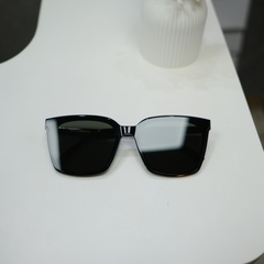 Kính Mát Gentle Monster Tega Màu Đen - Used