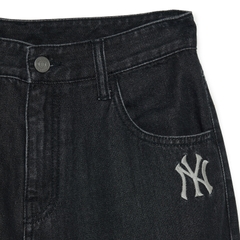 Quần Bò Denim Ống Rộng MLB Logo Thêu Màu Đen