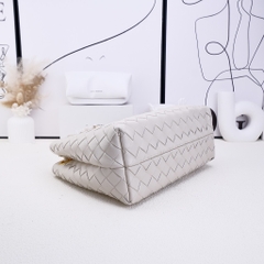 Túi Bottega Andiamo Bản Hàn Size 25cm Màu Trắng