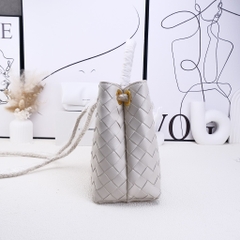 Túi Bottega Andiamo Bản Hàn Size 25cm Màu Trắng