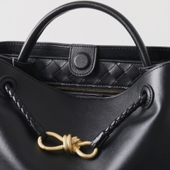 Túi Bottega Medium Andiamo Bản Remake Hàn Size 42cm