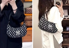 Túi MLB Hobo Bag New York Yankees Mono Màu Đen