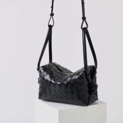 Túi Xách Bottega Small Loop Da Bò Size 21 cm Màu Đen