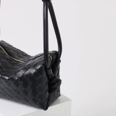 Túi Xách Bottega Small Loop Da Bò Size 21 cm Màu Đen