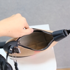 Túi Xách Burberry Remake Hàn Vải Canvas 20cm