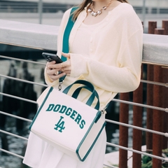 Túi Xách MLB Canvas Varsity Logo LA 3AORS083N-07CRD Trắng Viền Xanh