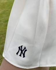 Váy Xếp Ly MLB 3FSKB0324-50CRS Màu Trắng