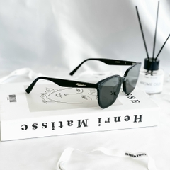 Kính Mát Gentle Monster Lilit 01 Màu Đen