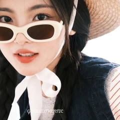 Kính Gentle Monster Tambu Y4 Màu Đen Viền Vàng