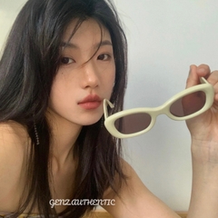 Kính Gentle Monster Tambu Y4 Màu Đen Viền Vàng