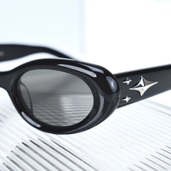 Kính Mát Gentle Monster x Bold Cuff 01 Màu Đen