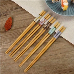 B1.Bộ 10 đôi đũa tre hoa văn
