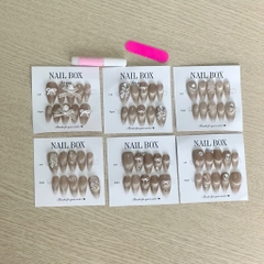 H03. Bộ 10 móng tay giả mắt mèo kèm keo và giũa móng (ngẫu nhiên)