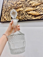 S1. Bình Rượu Thuỷ Tinh Trụ Bầu Họa Tiết Kim Cươngg 31{22}x11(9)cm