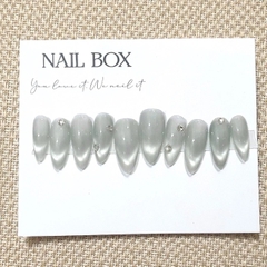 H03. Set 10 móng tay giả mắt mèo kèm keo và giũa móng