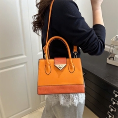 19.14 Túi đeo chéo vuông nhỏ thời trang đơn giản 23*18*8,5cm