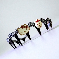 Bờm tóc sóng kẻ Hello Kitty