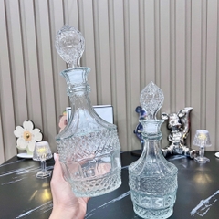 S1. Bình Rượu Thuỷ Tinh Trụ Bầu Họa Tiết Kim Cươngg 31{22}x11(9)cm