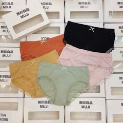 B7.5.Hộp 6 Quần Chip Muji Nơ 30x23cm