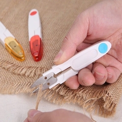 Kéo cắt chỉ thừa, cắt giấy có nắp