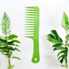 Lược chải tóc trơn nhiều màu