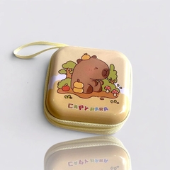 Hộp đựng tai nghe, phụ kiện khóa kéo 2 đầu họa tiết capybara 7*7*3cm