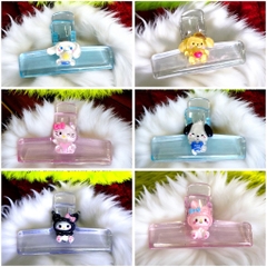 Kẹp tài liệu trong suốt gắn charm Sanrio 7,5cm