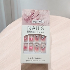 Bộ 12 móng tay giả đính hoa và đá Nails  LY-044 kèm keo dán