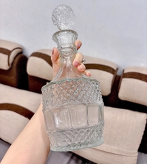 S1. Bình Rượu Thuỷ Tinh Trụ Bầu Họa Tiết Kim Cươngg 31{22}x11(9)cm