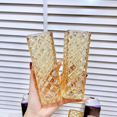 S3. Bình/lọ hoa thủy tinh vuông vàng 15,5cm