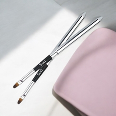 T9. Cọ trang điểm môi Suri Lip Brush