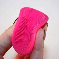 B8.9 Miếng massage rửa mặt Silicone Loven Nhật 9,9x7x1,7cm